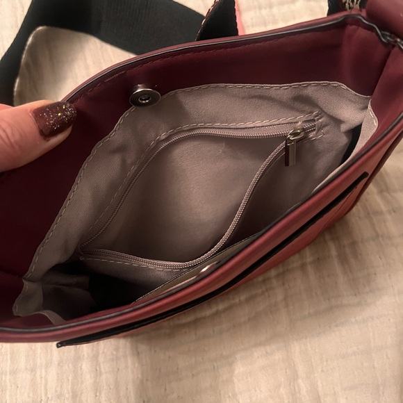 Burgundy Shoulder Bag crossbody - Picture 7 of 11